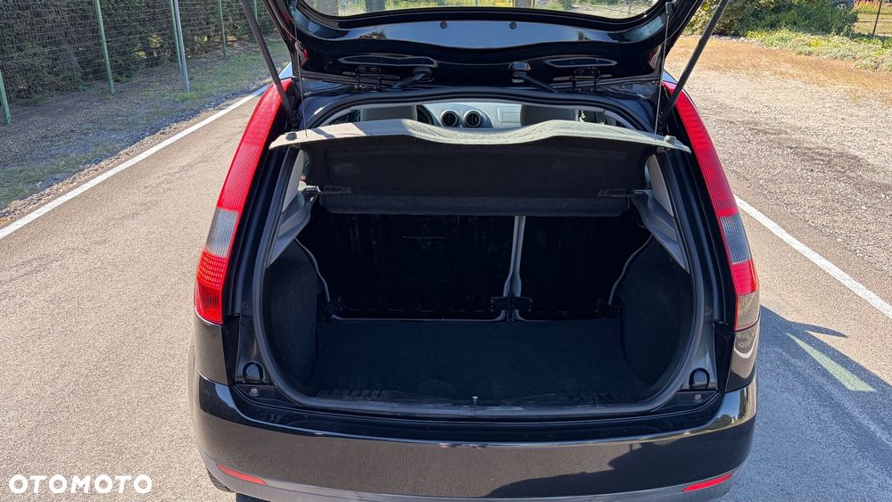 Ford Fiesta 1.4 - 9