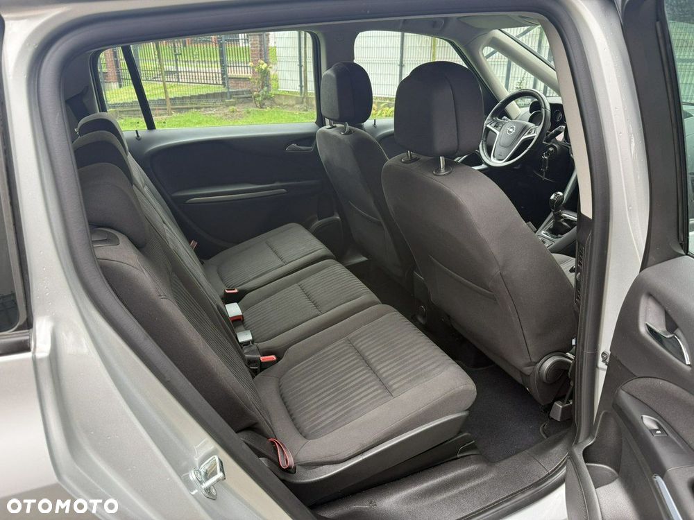Opel Zafira - 10