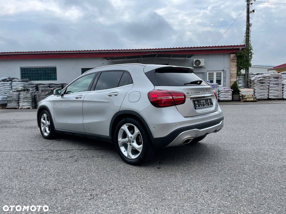 Mercedes-Benz GLA 200 d AMG Line - 18