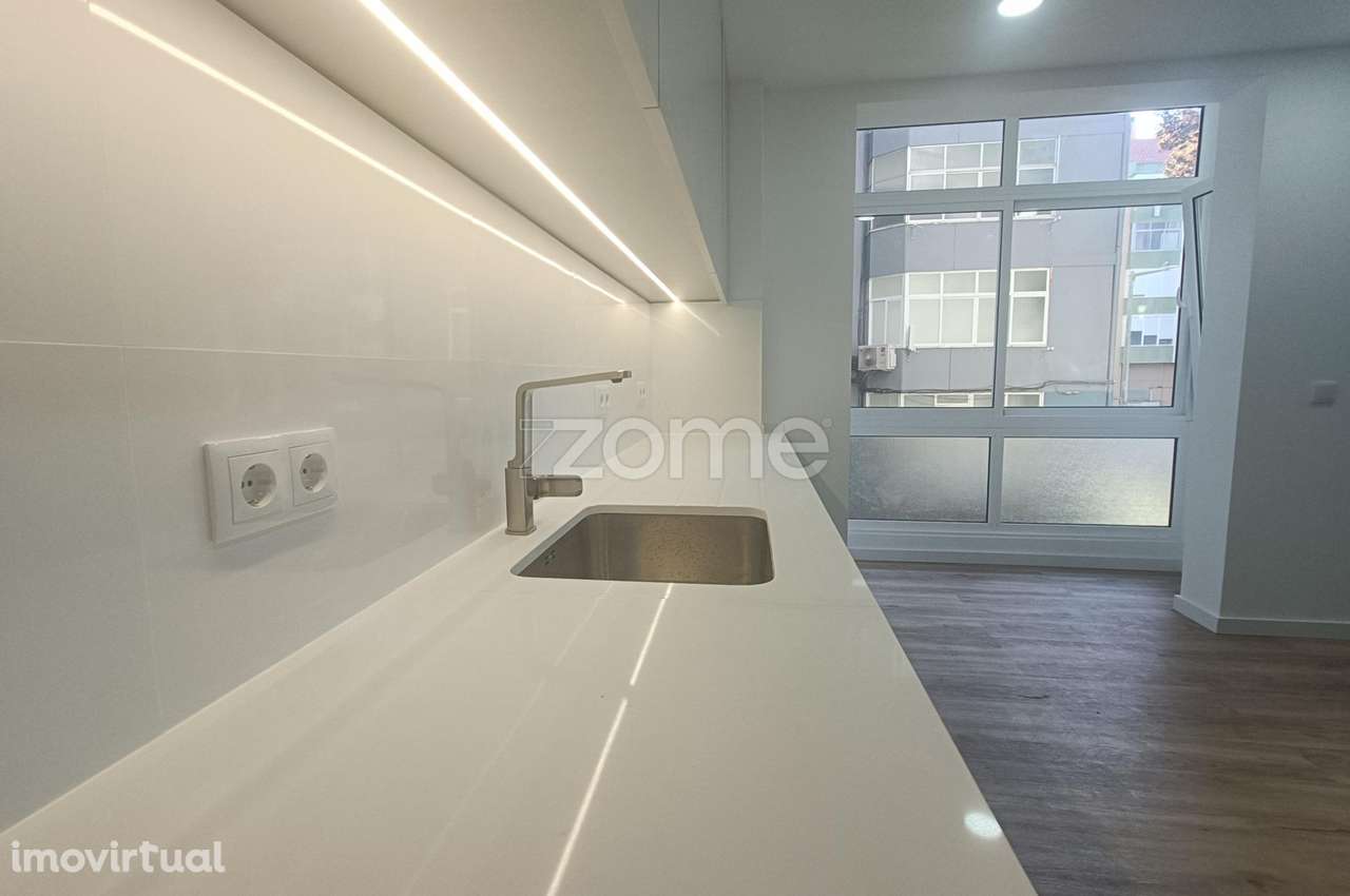 Apartamento T3 com Excelentes Áreas e Varandas – Remodelado a Estre... - Grande imagem: 2/20