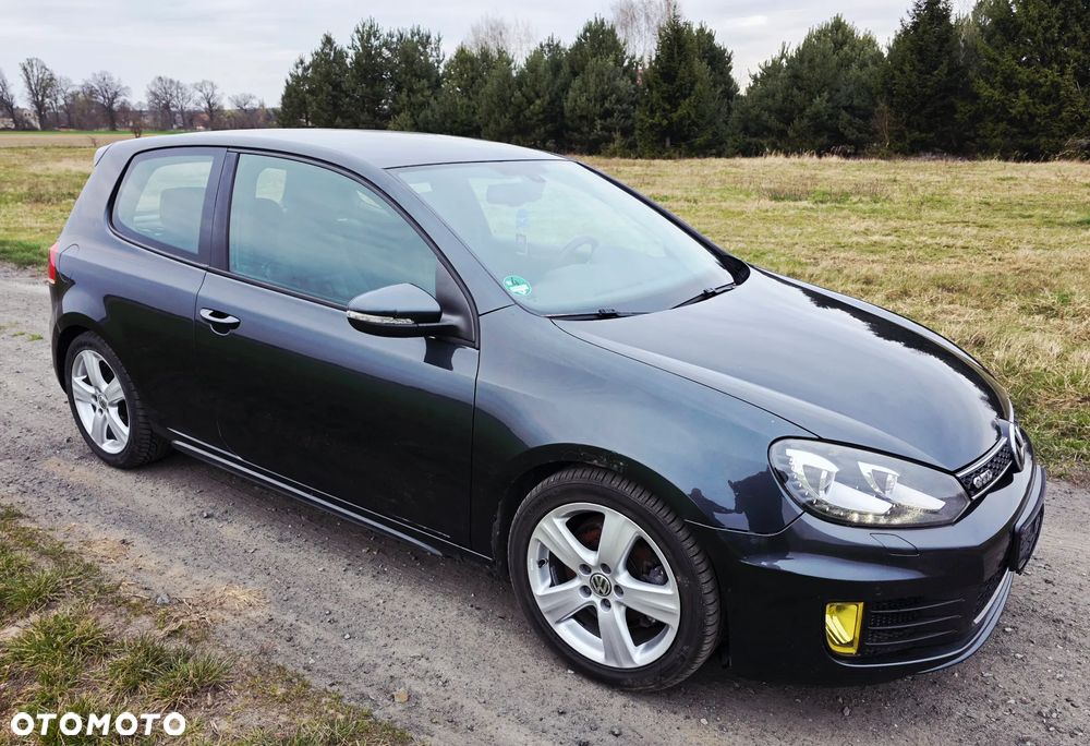 Volkswagen Golf - 4