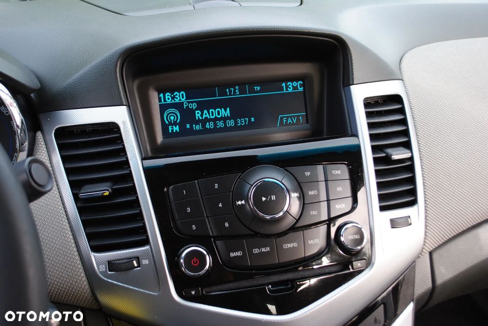 Chevrolet Cruze 1.8 LT - 16