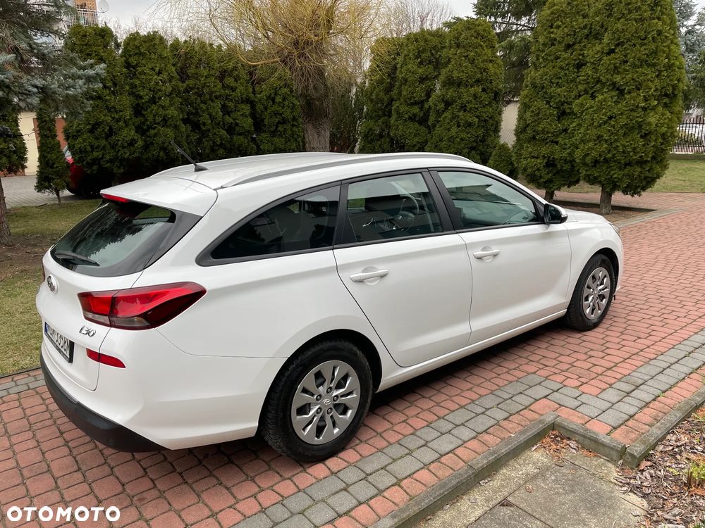 Hyundai i30 1.0 T-GDI Family - 9