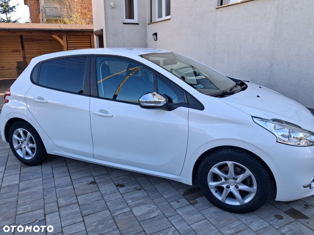 Peugeot 208 1.2 PureTech Allure - 6