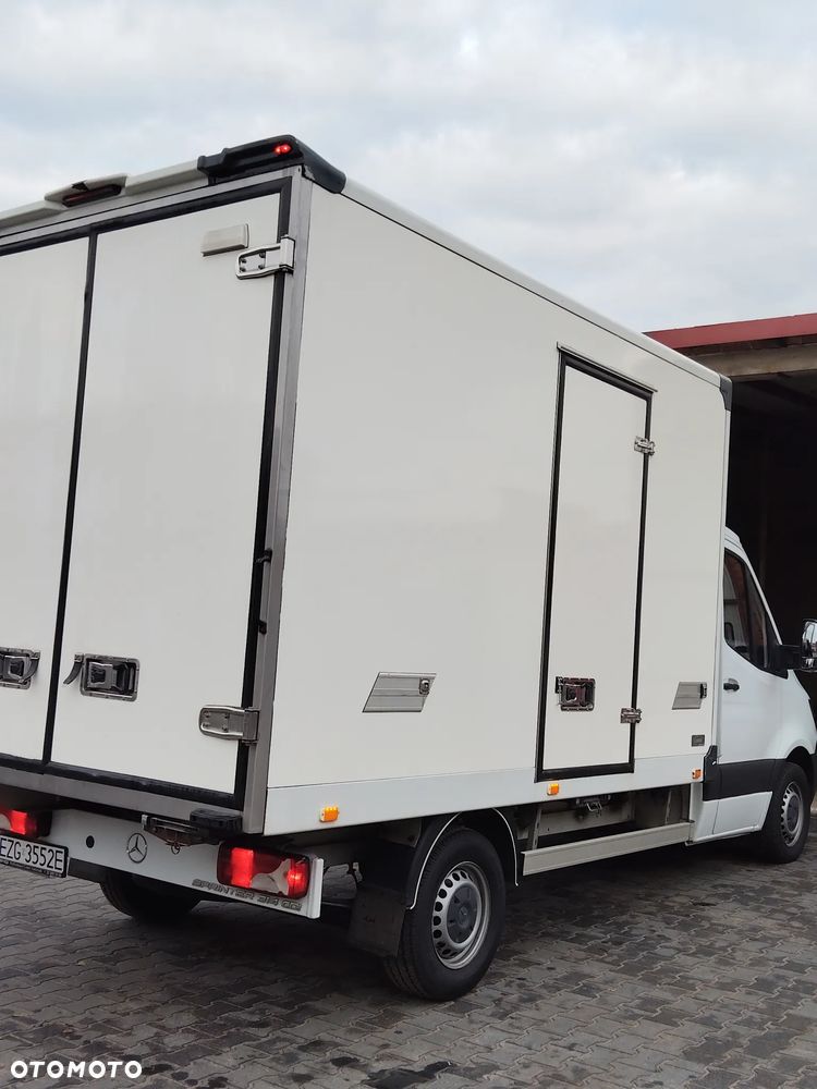 Mercedes-Benz Sprinter - 16