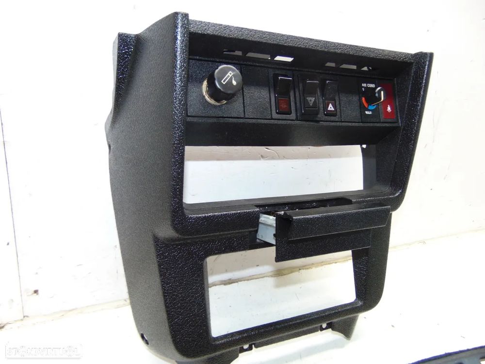 Volvo 244 consola frontal/Chapeleira - 7