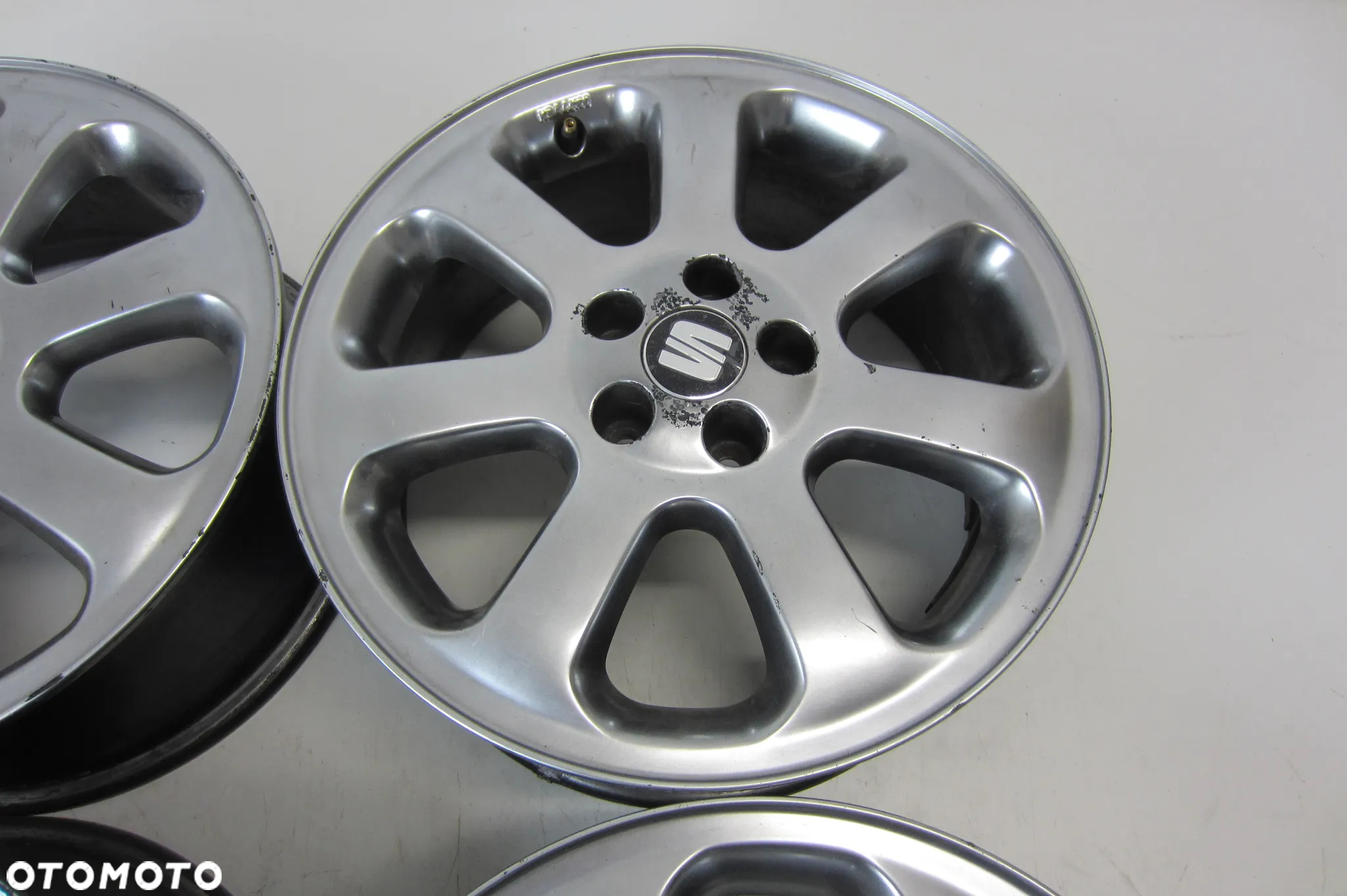 FELGI ALUMINIOWE 16 SEAT LEON IBIZA CORDOBA ARONA VW POLO TAIGO T CROSS SKODA SCALA OCTAVIA FABIA RAPID ROOMSTER 5X100 - 4