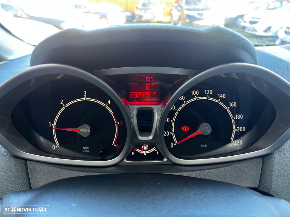 Ford Fiesta 1.4 TDCI Titanium - 22