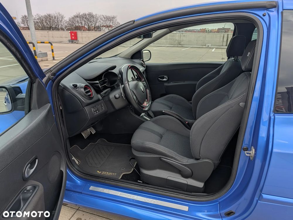 Renault Clio - 23