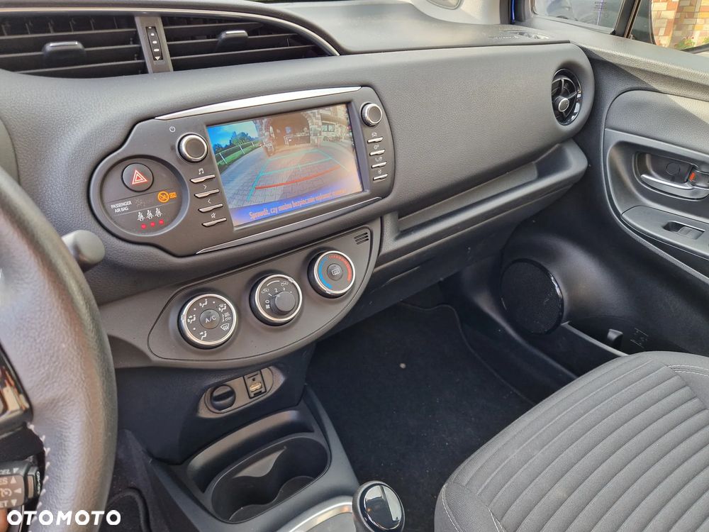 Toyota Yaris 1.5 Premium CVT - 25