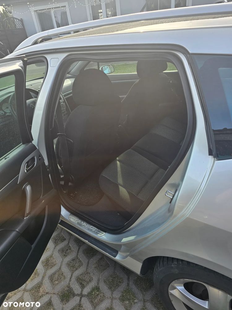 Peugeot 407 - 10