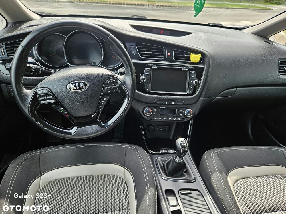 Kia Ceed - 13