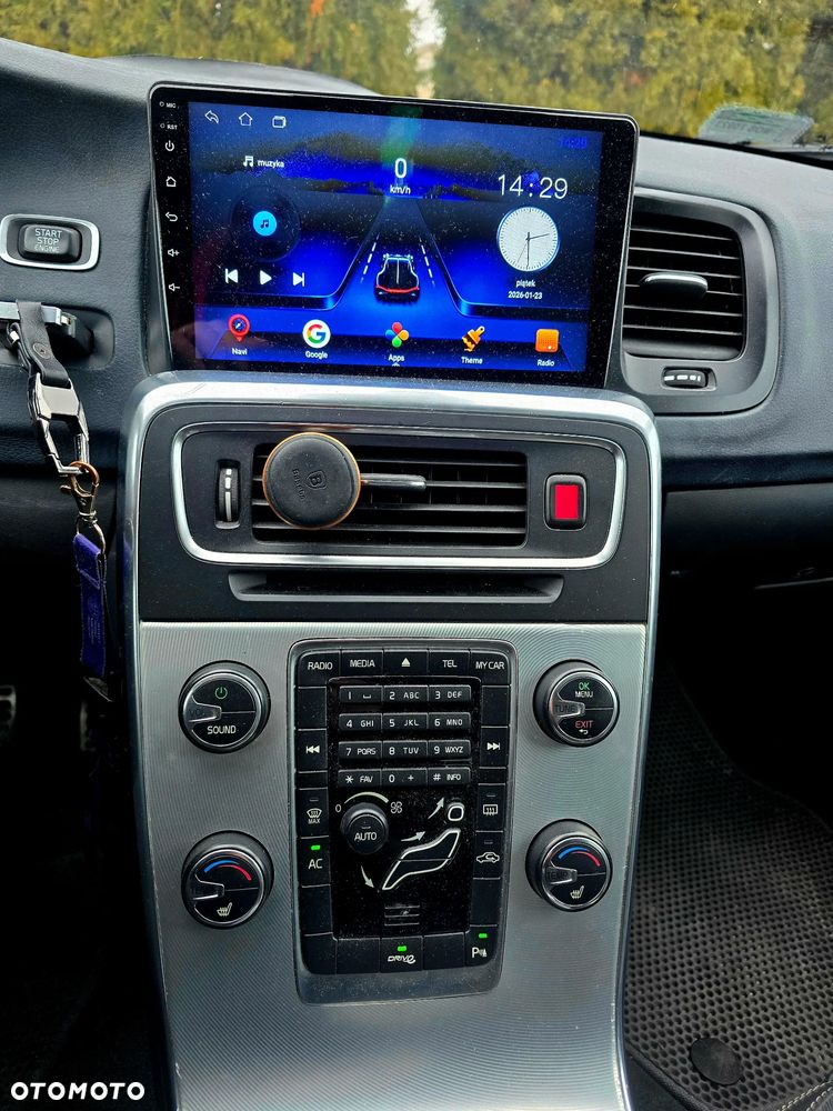 Volvo V60 D4 Geartronic RDesign - 28