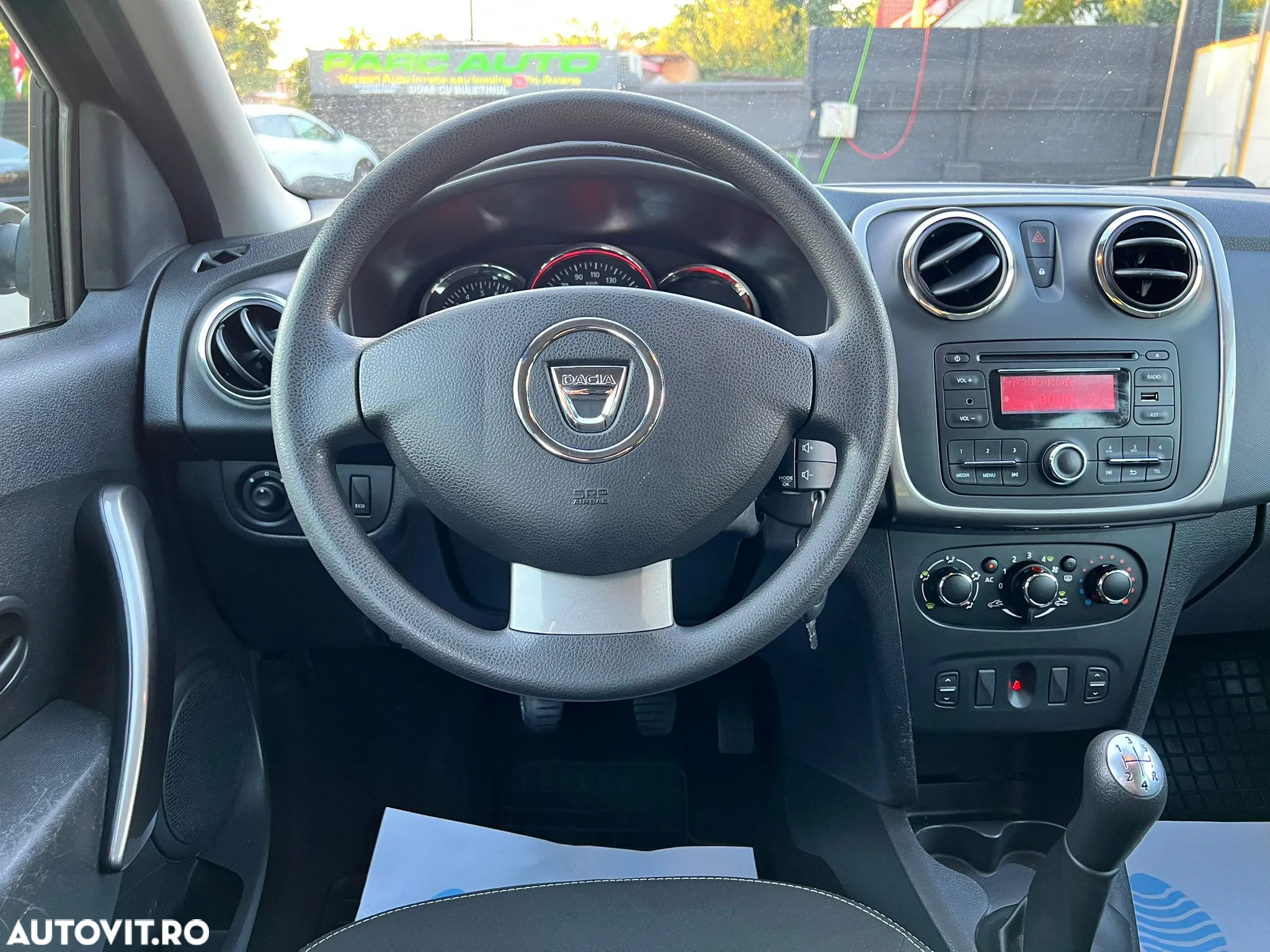 Dacia Logan 0.9 90CP Laureate - 14