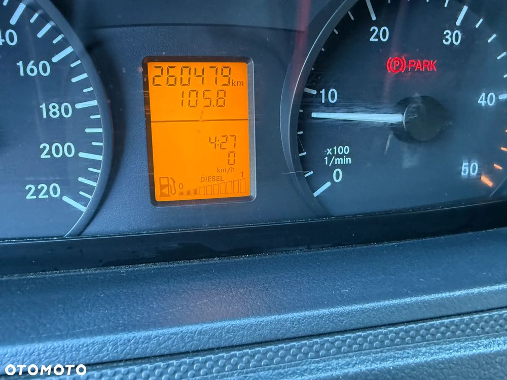 Mercedes-Benz Vito - 21