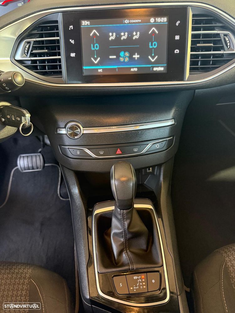 Peugeot 308 1.6 BlueHDi Allure EAT6 - 17