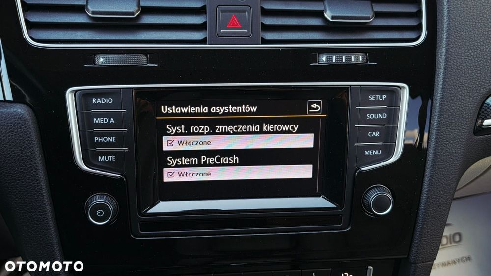 Volkswagen Golf 1.4 TSI BMT Highline DSG - 19