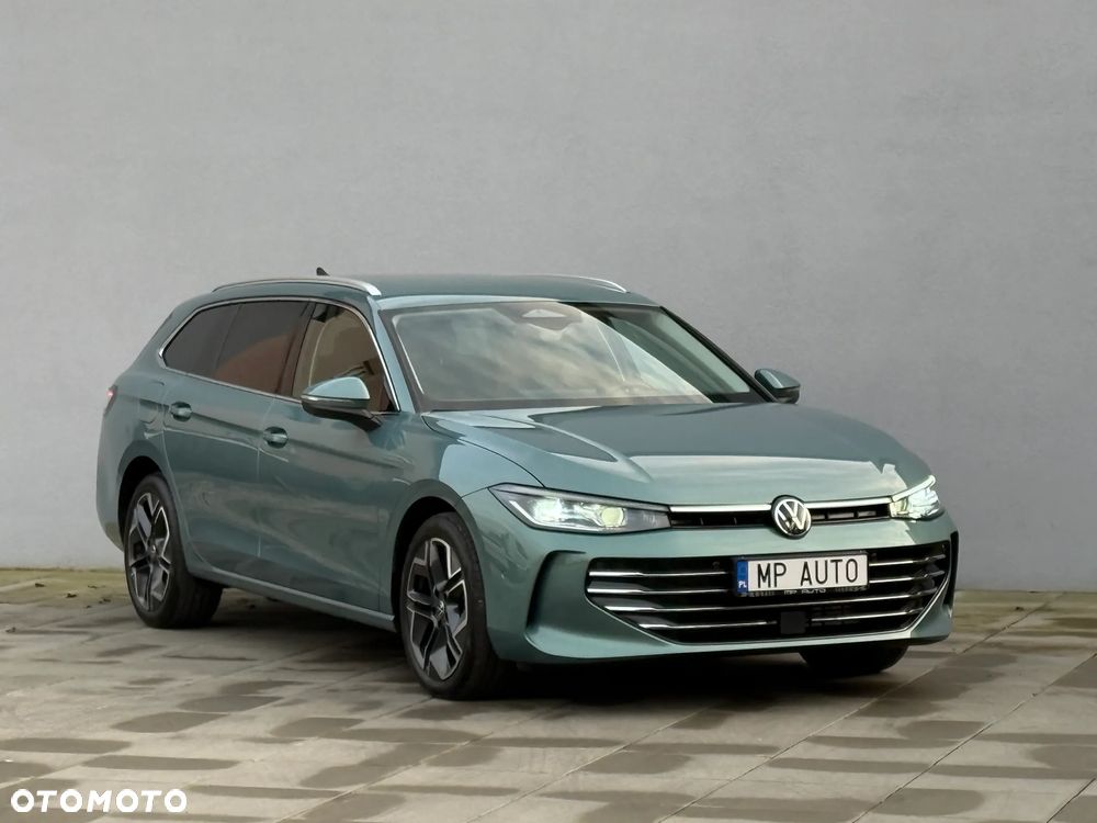 Volkswagen Passat Variant 2.0 TDI SCR Elegance DSG - 4