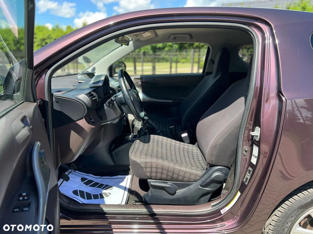 Toyota iQ 1.0 - 6