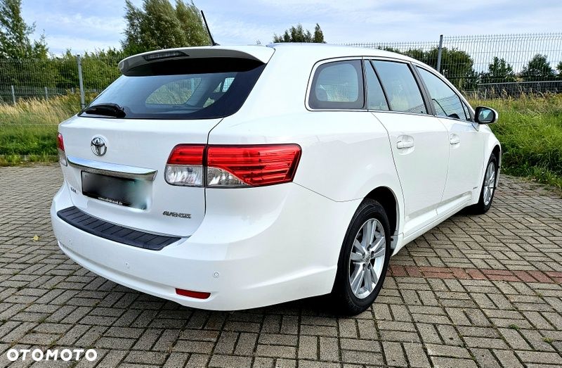 Toyota Avensis 2.0 D-4D Premium - 12