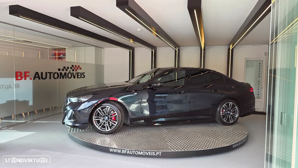 BMW 530 e Pack Desportivo M Pro - 14