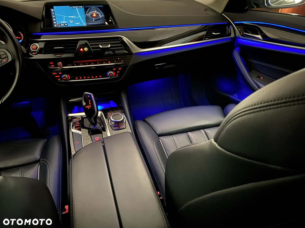 BMW Seria 5 520d Sport Line - 40