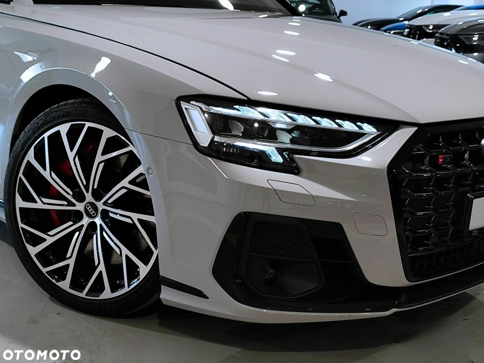 Audi S8 - 4