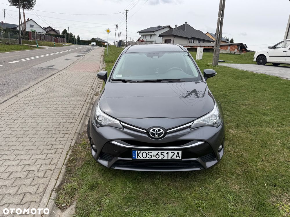 Toyota Avensis 2.0 D-4D Prestige - 22