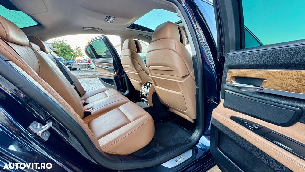 BMW Seria 7 740d - 11