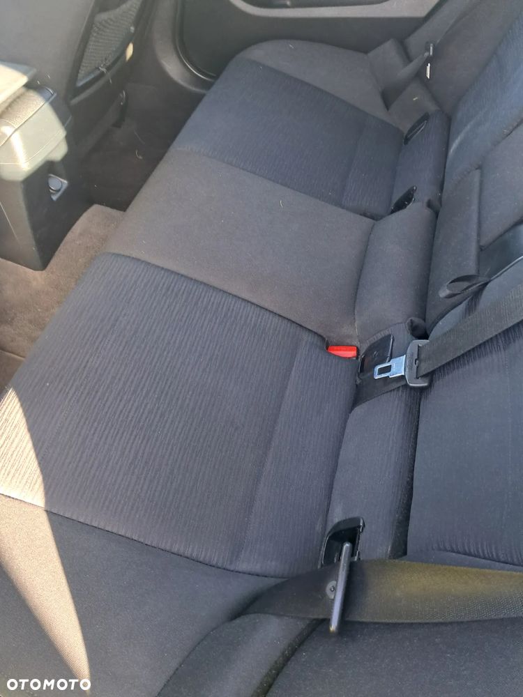 BMW X1 sDrive18i - 13