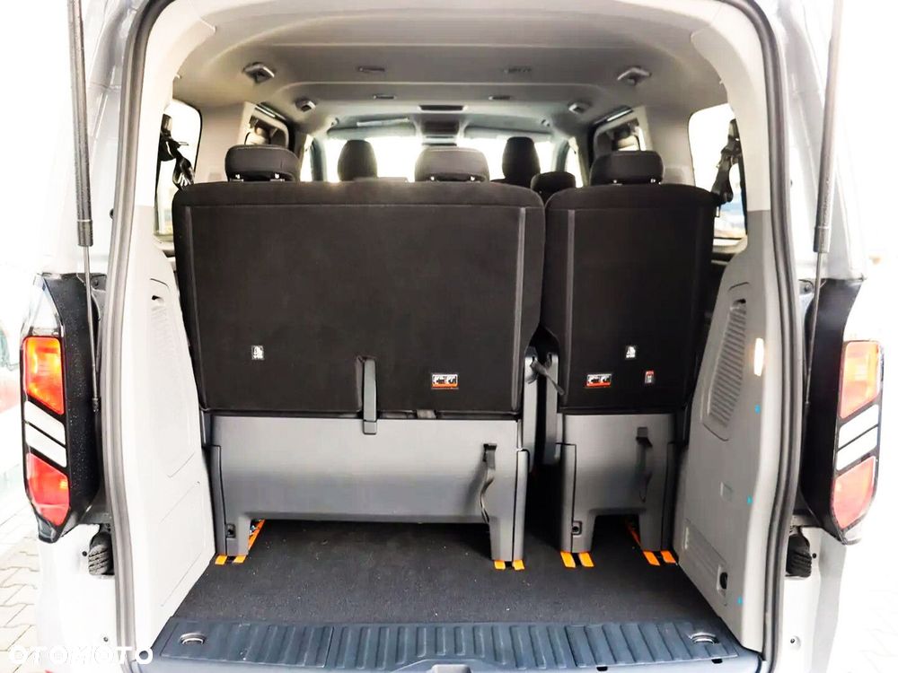 Ford Tourneo Custom - 9
