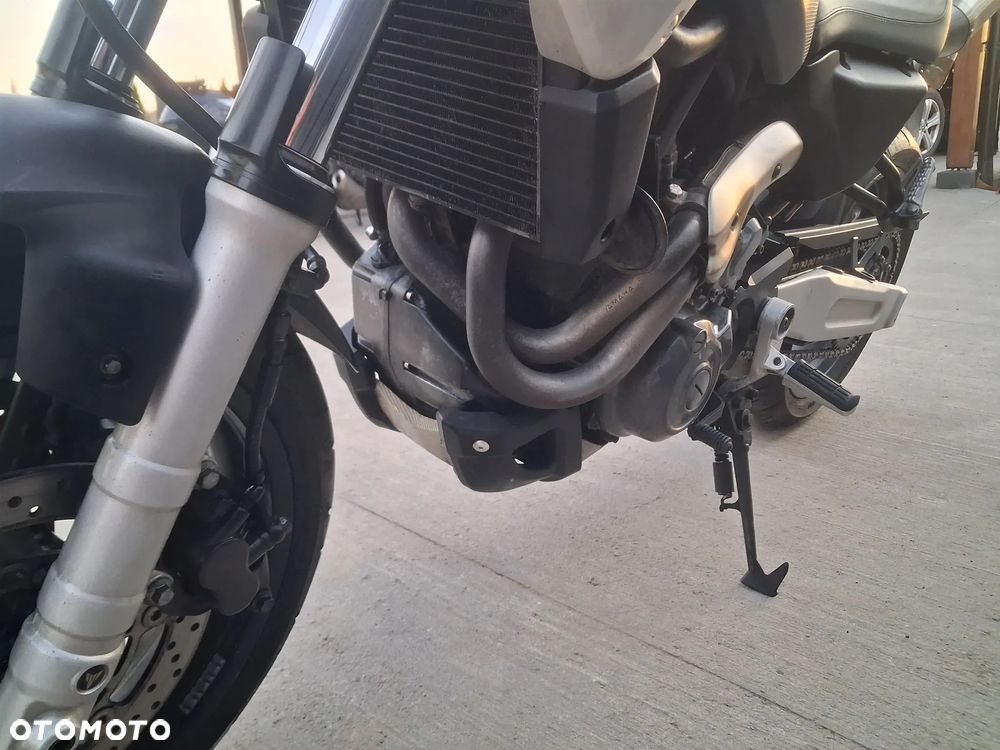 Yamaha MT - 7