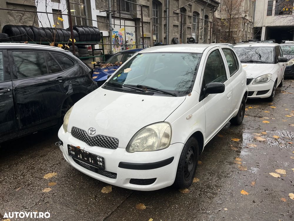 Dezmembrez Toyota Yaris alb benzina 2005 VVT-I - 3