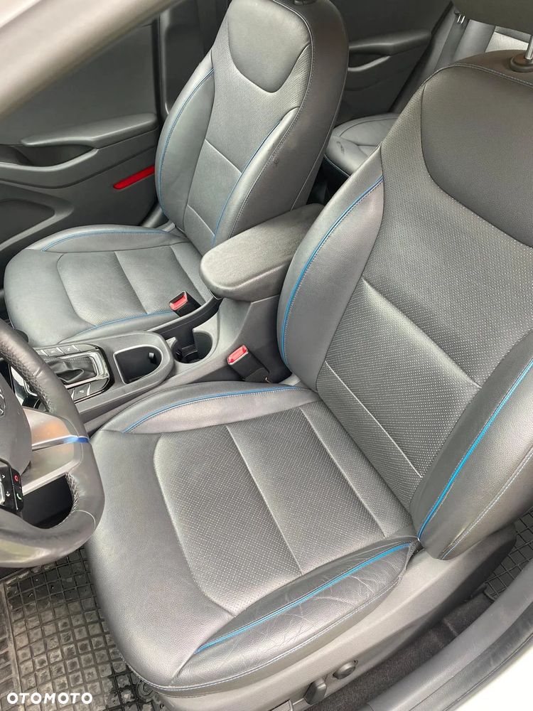Hyundai IONIQ Hybrid Platinum - 12