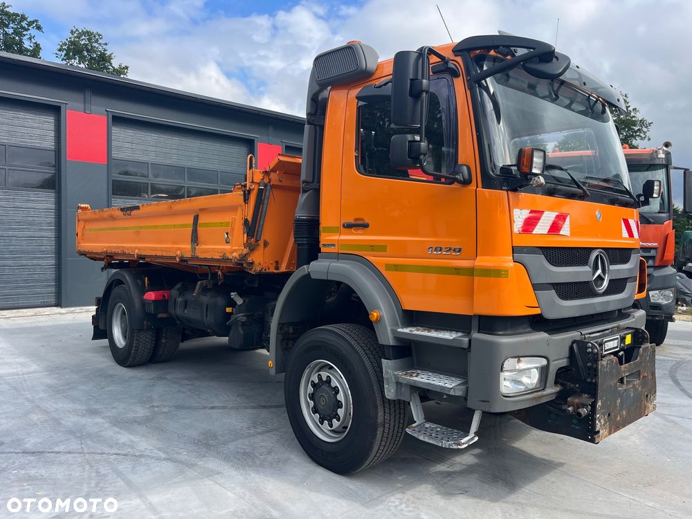 Mercedes-Benz Axor 1829 Wywrotka 4x4 Napęd na Mostach 4x4  Na Wał Reduktor Biegi Terenowe Czolownica Hydraulika Boczna Klimatyzacja Webasto Manual Grzana szyba Pług Piaskarka Solarka Schnitd Stratos B50-36 - 5