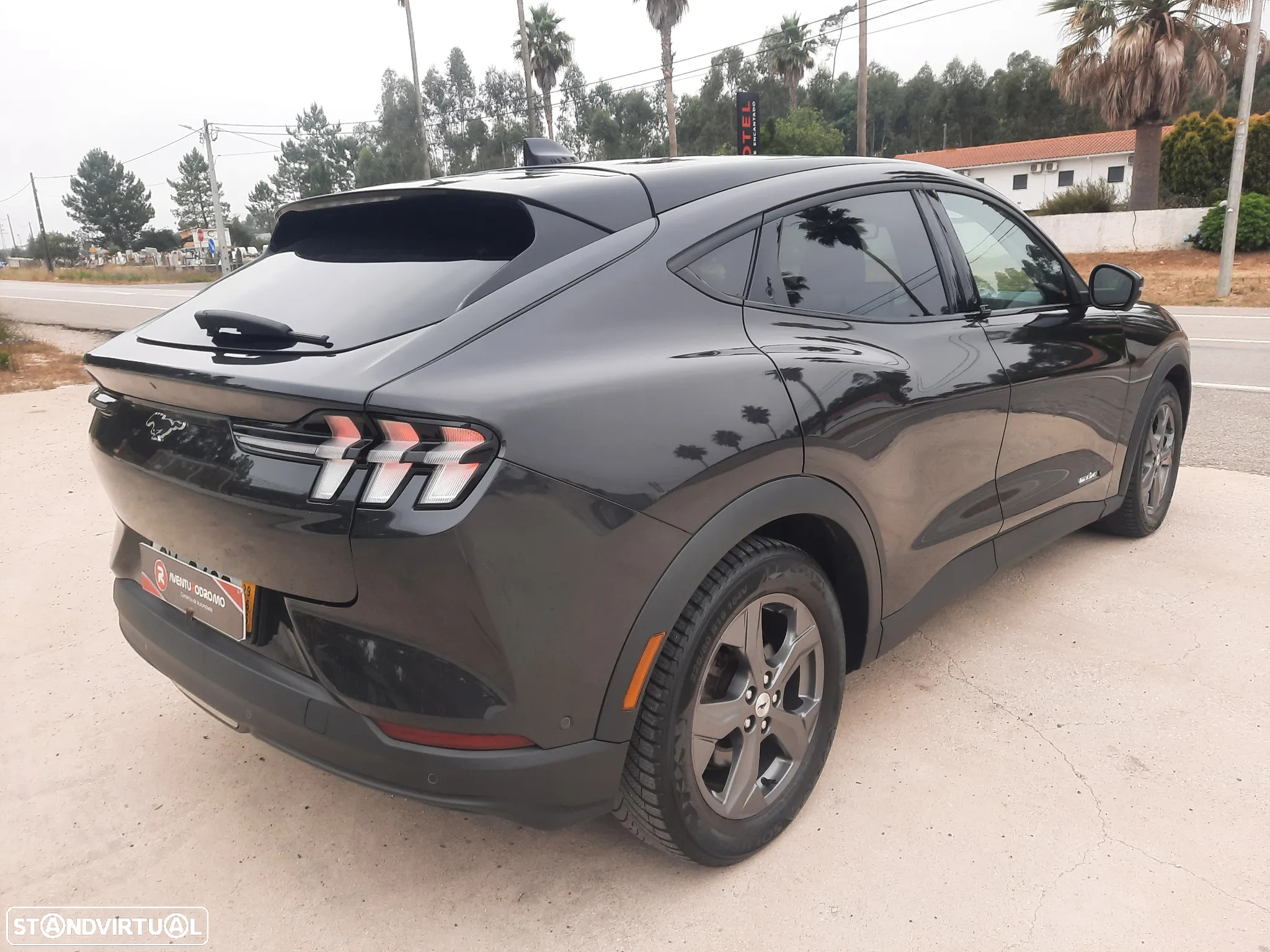 Ford Mustang Mach-E 98.7 kWh Premium - 9