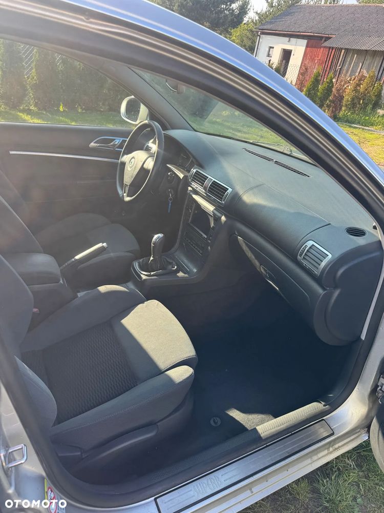 Skoda Superb 2.0 TDI DPF Ambiente - 21