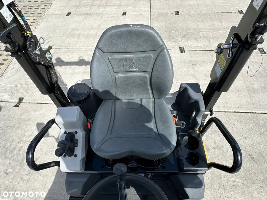 Caterpillar CB 2.5 GC - 28