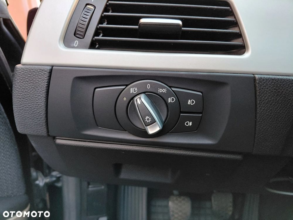 BMW Seria 3 320d DPF Edition Sport - 24