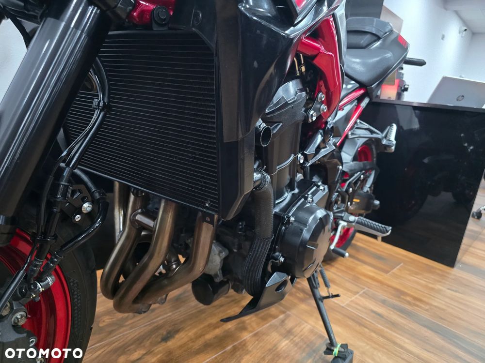 Kawasaki Z - 12