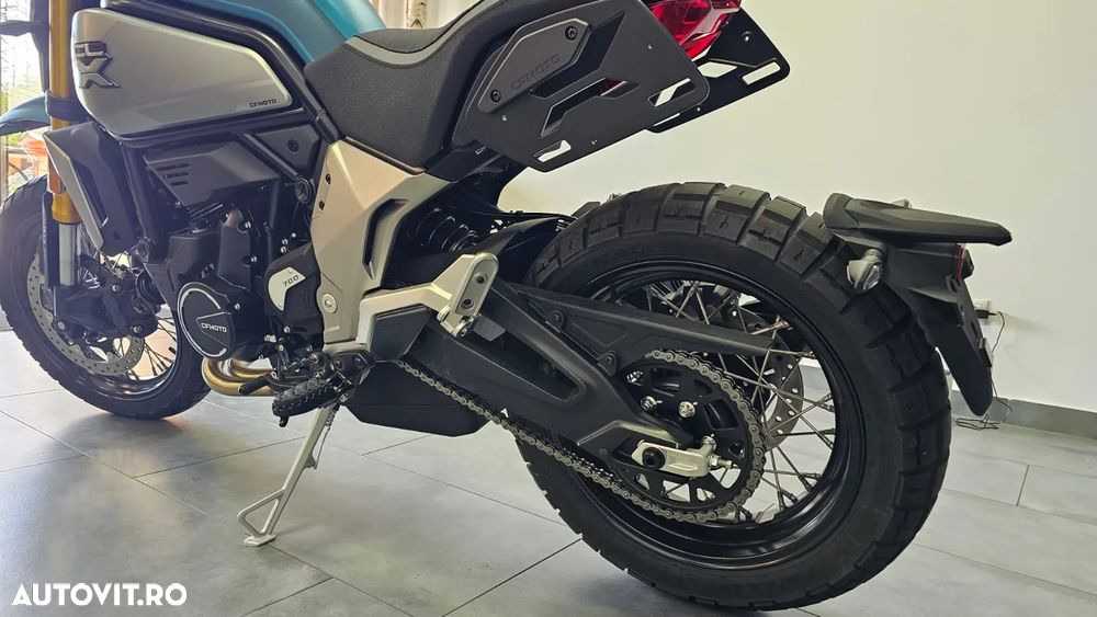 CF Moto 700CL-X Heritage - 12