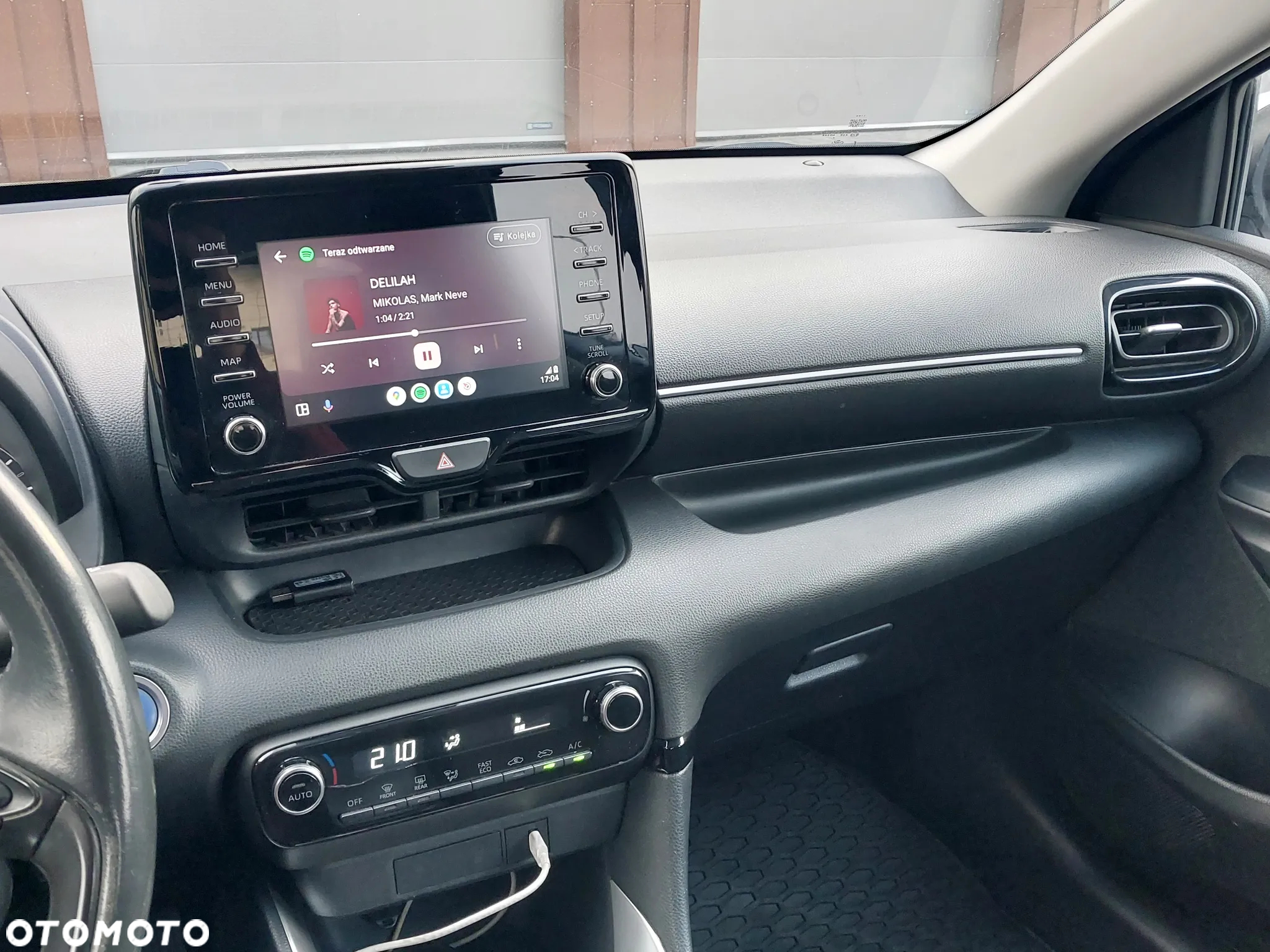 Toyota Yaris Hybrid 1.5 Comfort - 21