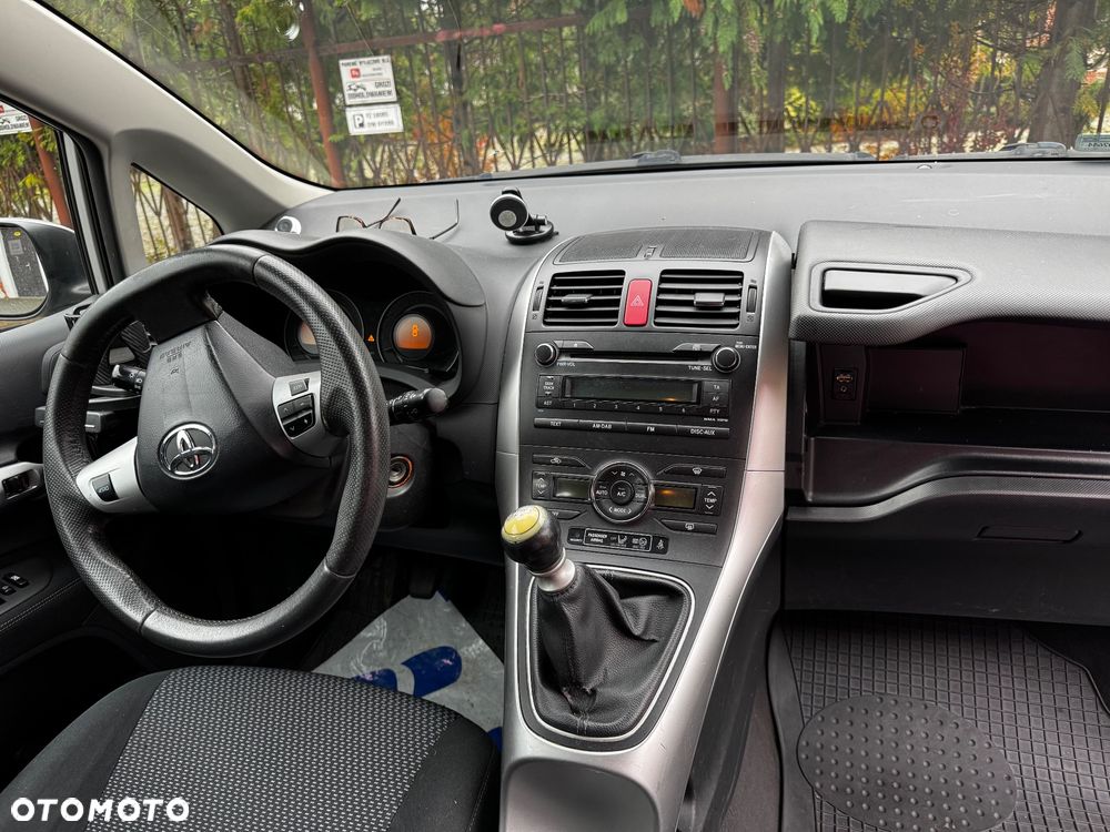 Toyota Auris 1.6 2010 - 10