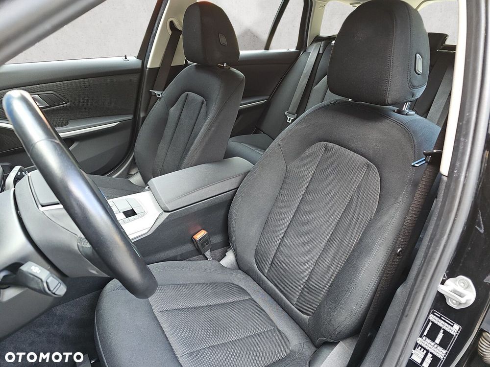 BMW Seria 3 - 12