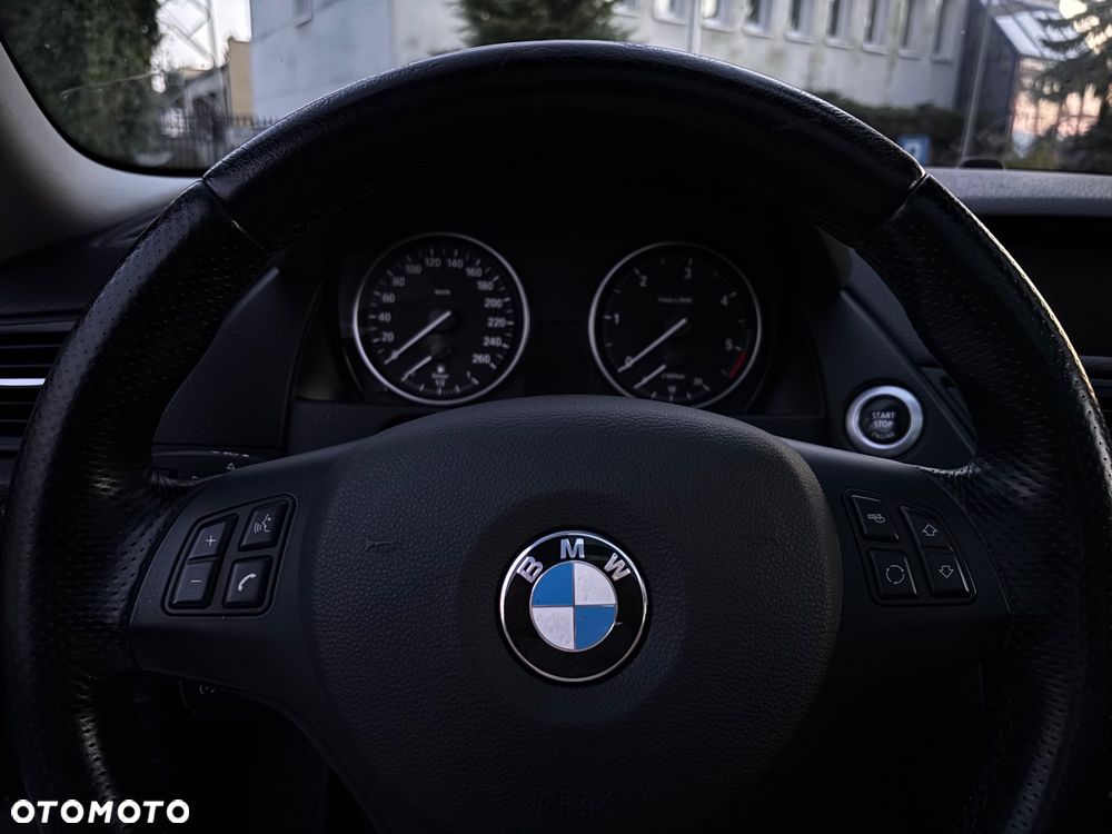 BMW X1 xDrive18d - 23