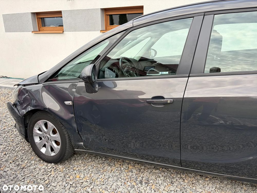 Opel Zafira 2016 photo 4