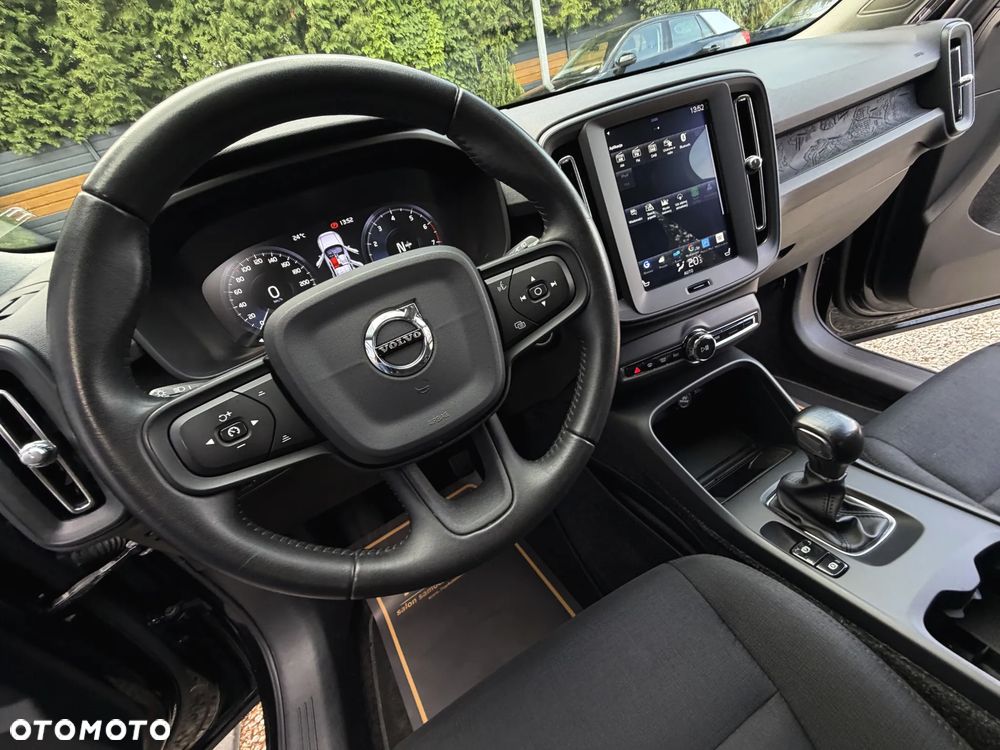 Volvo XC 40 T3 Momentum - 28