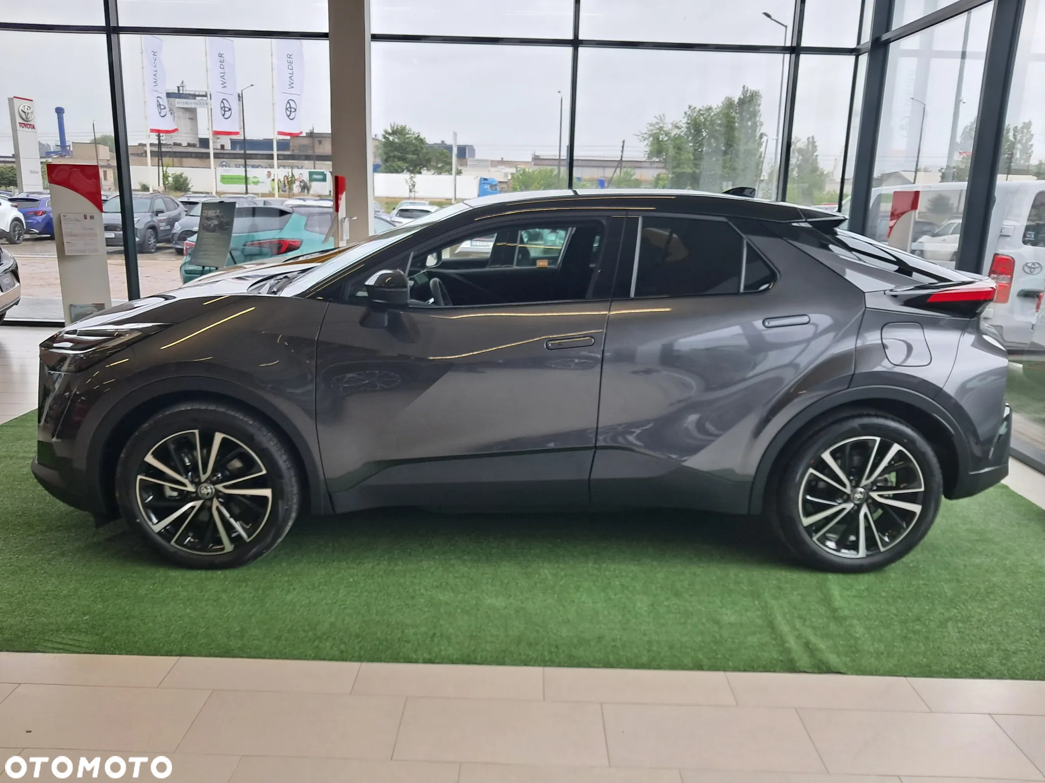 Toyota C-HR 2.0 PHEV Dynamic Force Executive - 2