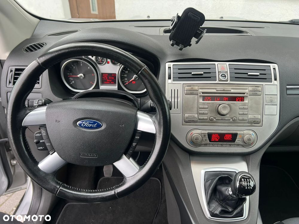 Ford Kuga - 8