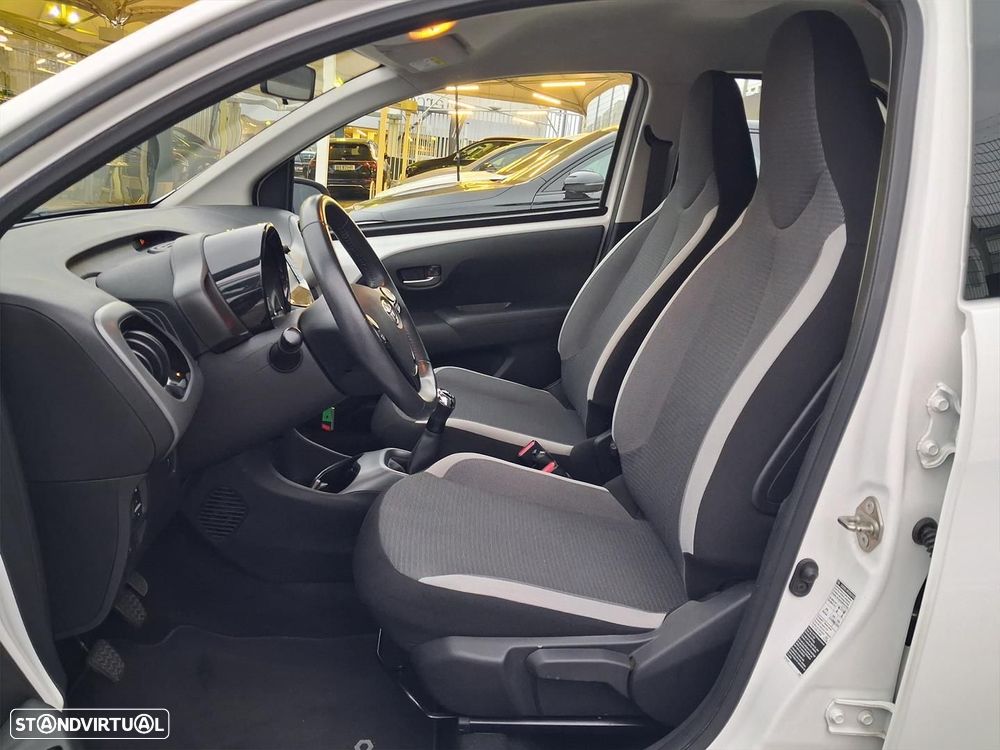 Toyota Aygo 1.0 X-Play - 10